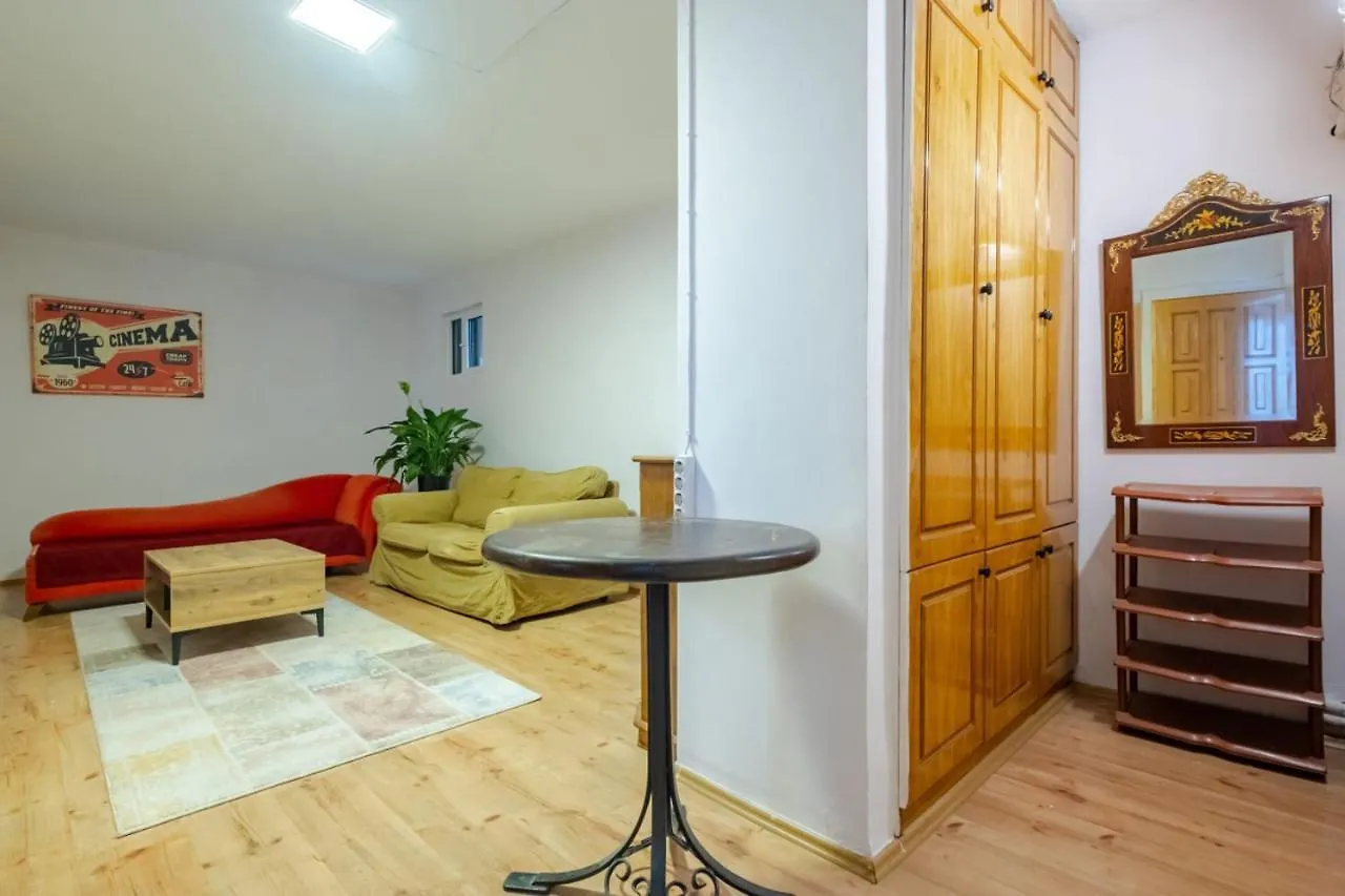 Central Flat 800 M To Metro Station In Sisli Istanbul